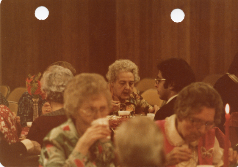 Congregants dine together
