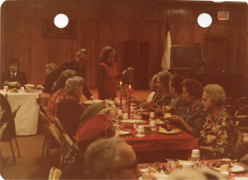 Congregants dine together