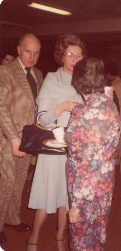 Betty Roberson speaks with a woman