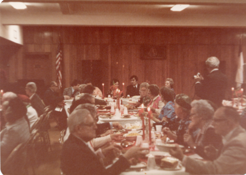 Congregants dine together