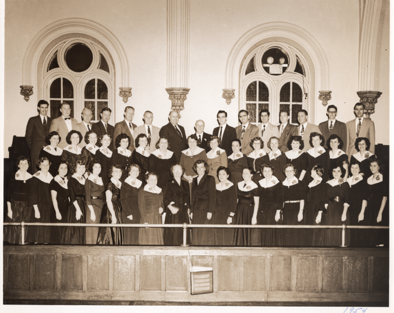 Balcony portrait of Highway's choir