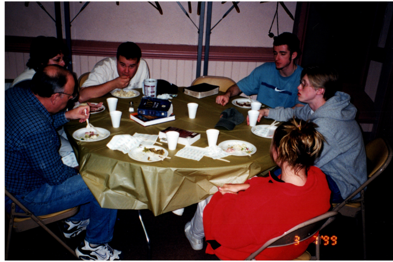 Group dines together