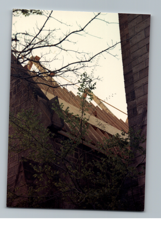 Roof scaffolding