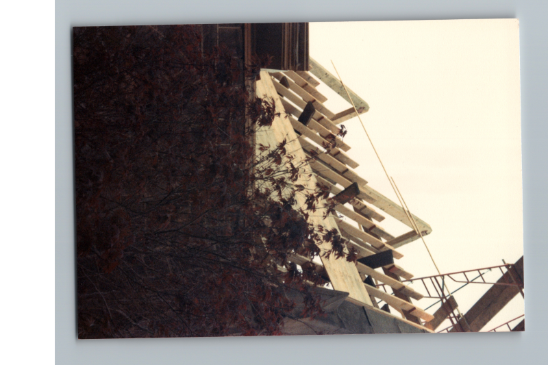 Roof scaffolding