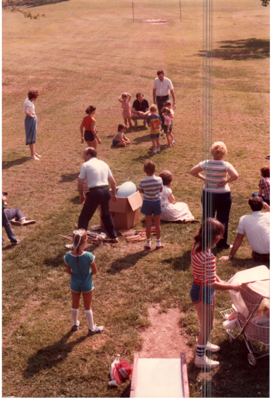 Children play games