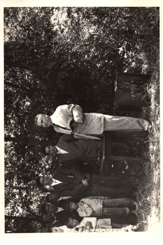Fred Reina, missionary to Italy, preaching to a group