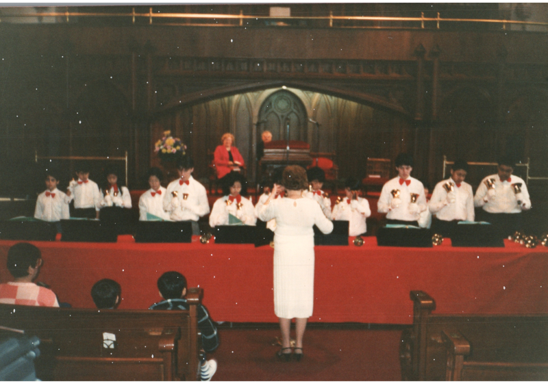 Bell choir performs