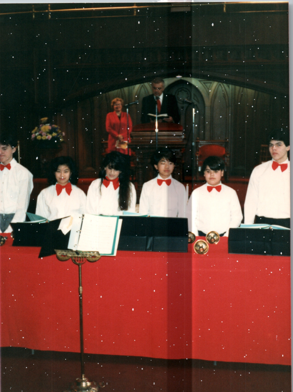 Bell choir performs