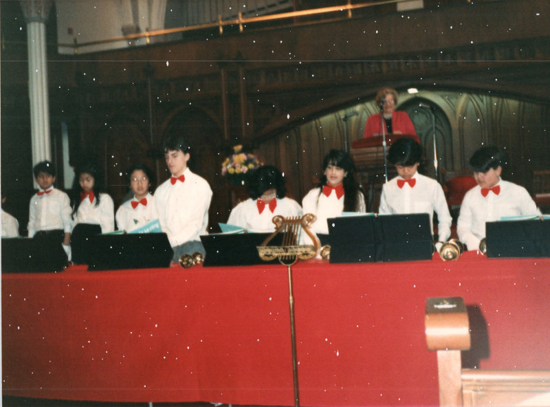 Bell choir performs