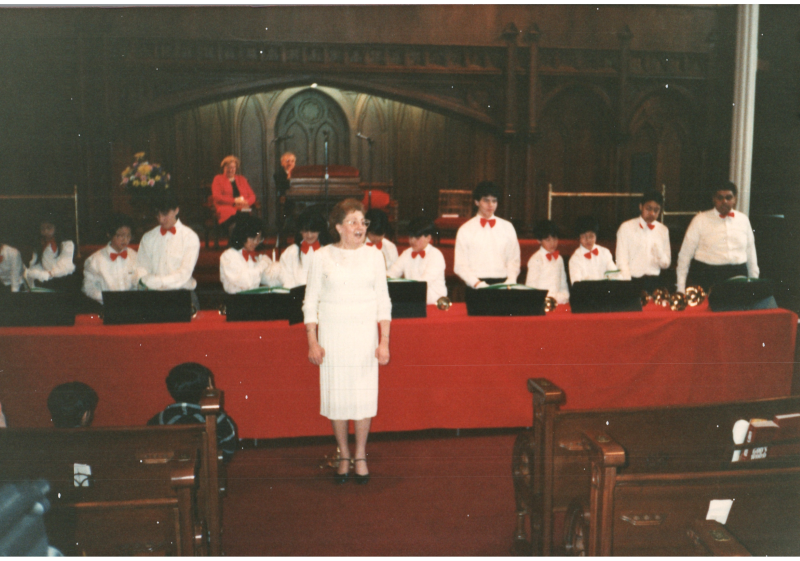 Bell choir performs