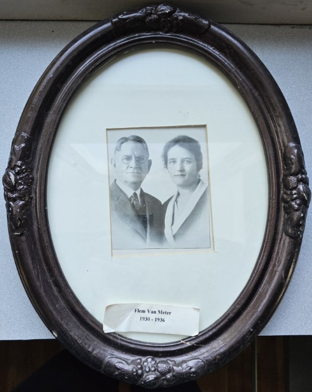 Portrait of Flem Van Meter and his wife