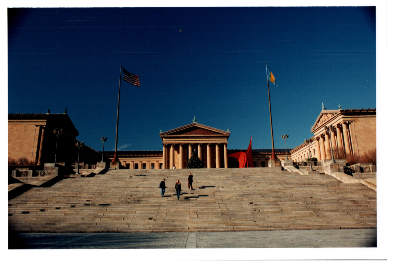 Picture of the Philadelphia Museum of Art with a Christmas Tree out front