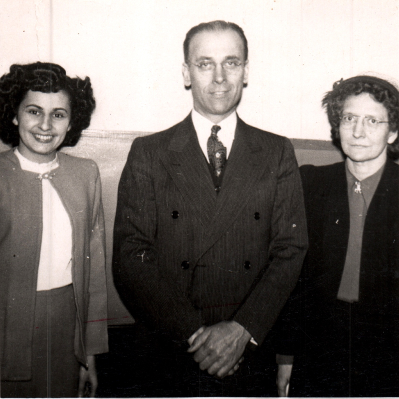 Rev. Bragg with two women