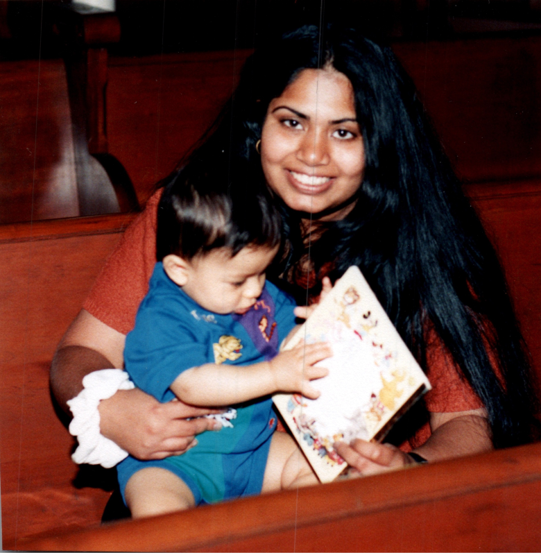 Cizely Kurian holds Johnatah Nikhil Paul